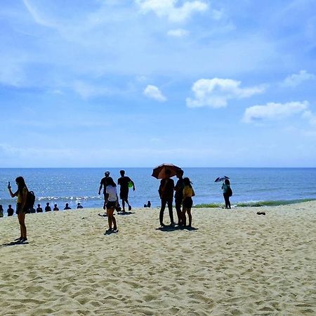 Comel Sea View Homestay Куантан Экстерьер фото