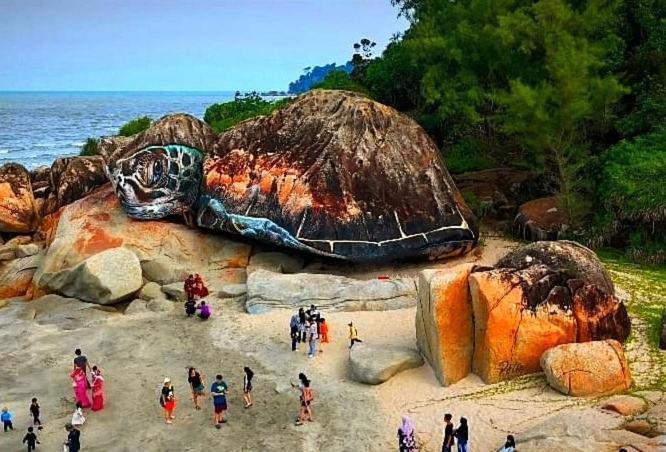 Comel Sea View Homestay Куантан Экстерьер фото